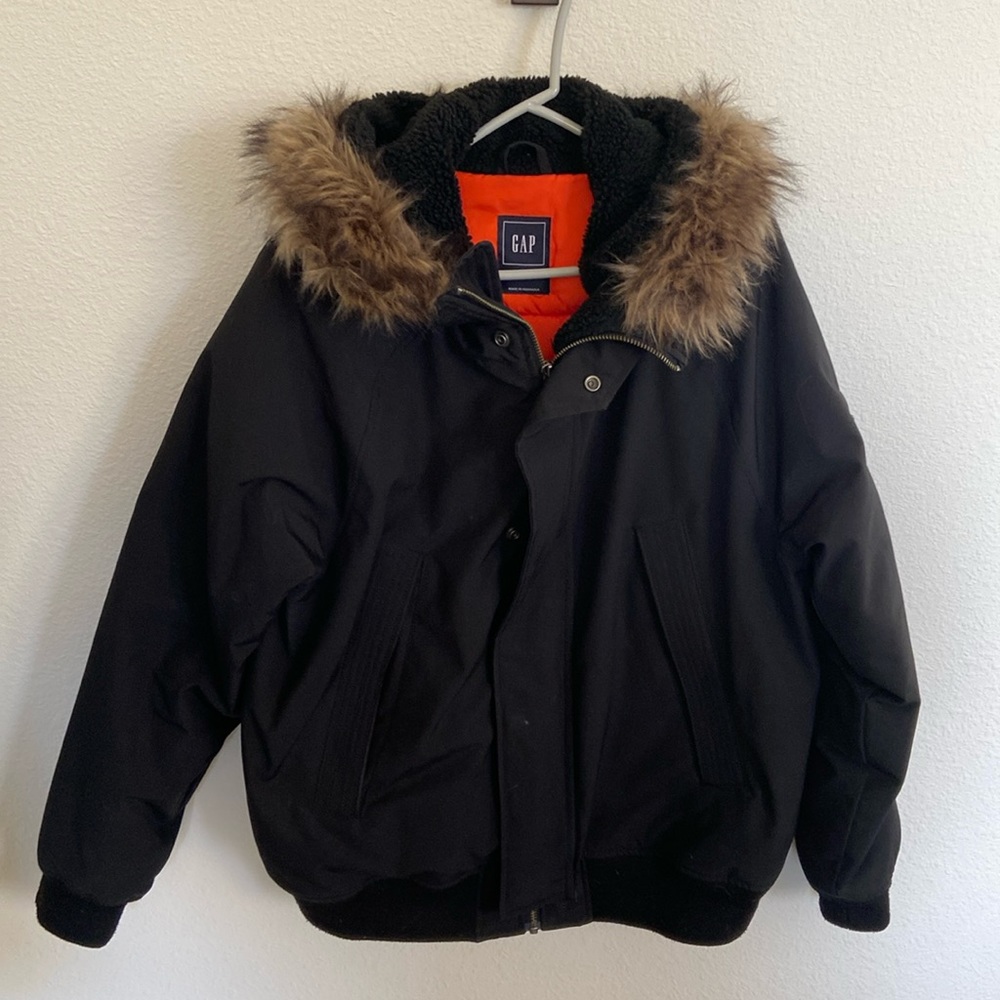 Mens Gap Insulated Jacket. Size Medium. Heavyweight Winter Coat.